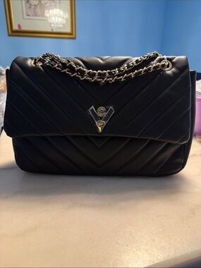 Black Quilted Chain-Handle Shoulder Bag